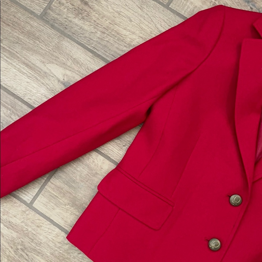 Blazer - Picture 4 of 4